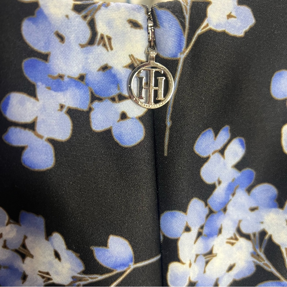 TOMMY‎ HILFIGER Floral Sleeveless Dress - Black and Blue Zip Back Fit & Flaire - Picture 5 of 6